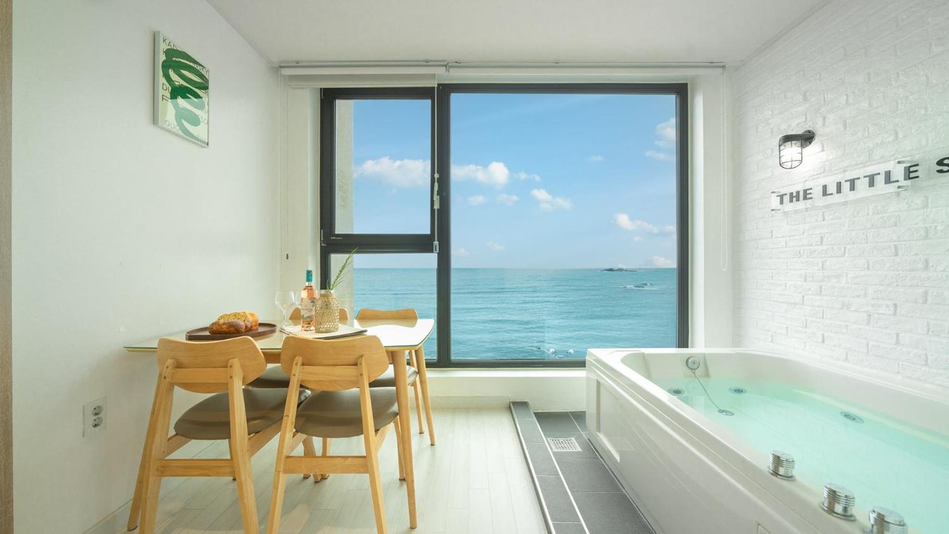 Goseong Littlesquare Oceanview Pension Rom bilde